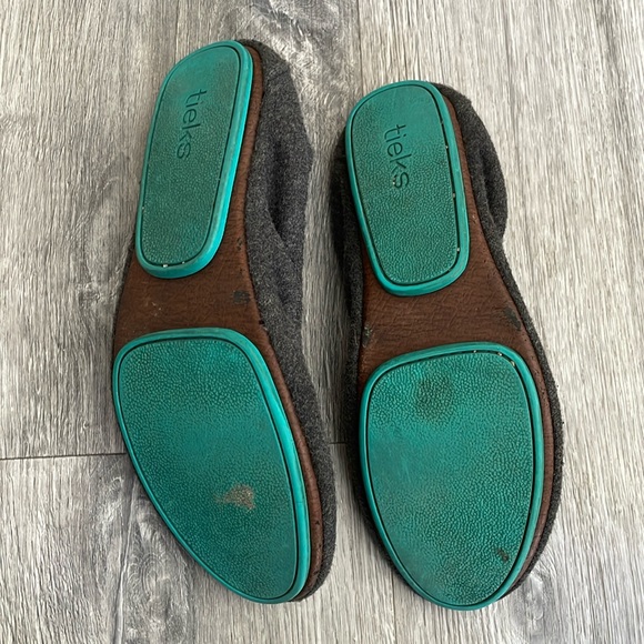 Tieks Greysrone Flats Size 6 - Picture 3 of 3